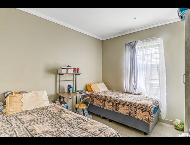 3 BEDROOM FREEHOLD FOR SALE IN LION PRIDE